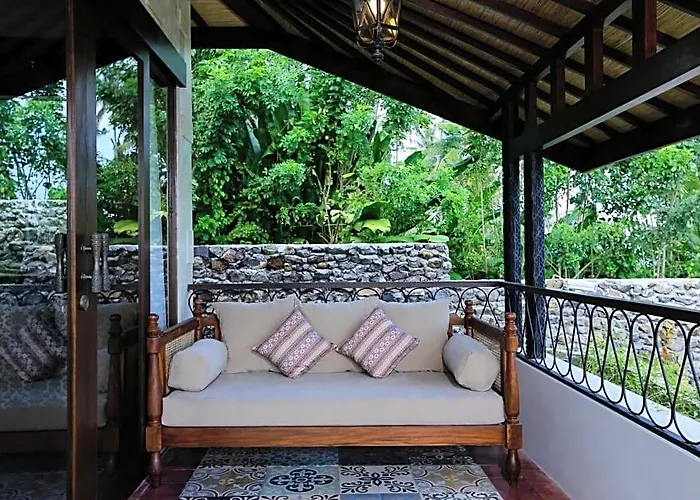 Hotel Delmara At